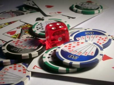 Jackpot Gems پر آن لائن سلاٹس کے بارے میں